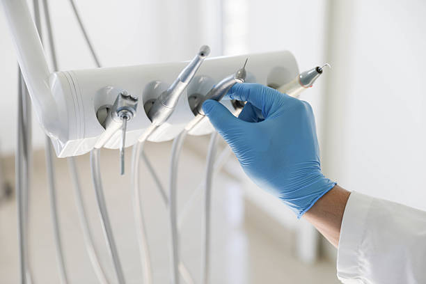 Professional Emergency Dentist technician working in Jonesboro, IL